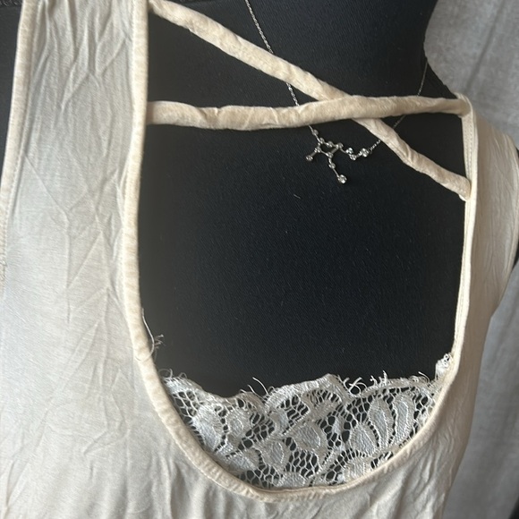 Cream POL Lace Dress - Picture 4 of 6